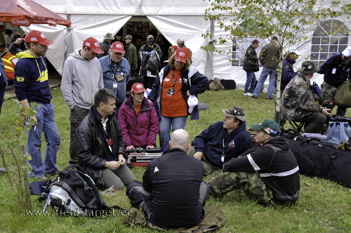 Inglased päeva kokkuvõtteid tegemas